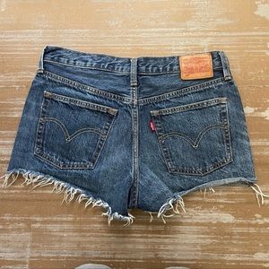 Levi’s 501 Button Fly Cut Off Dark Wash Denim Shorts Summer Classic Basic